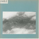 Angers : Vue aérienne d'Angers à travers les nuages