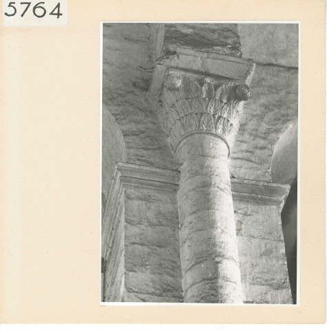 Angers : Chapelle et chapiteaux