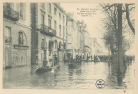 25. Angers inondé (Décembre 1910). La plus grande crue depuis 1711. Quai National. Le 6me Génie secourt les sinistrés