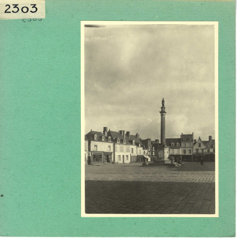 Beaufort-en-Vallée : Place Eglise