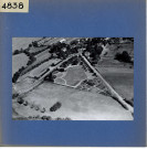 Beaulieu-sur-Layon : Le bourg, les jardins (vue aérienne)