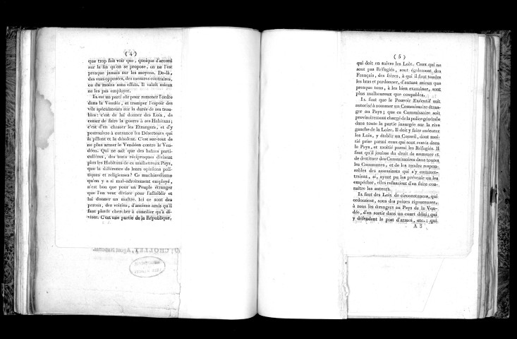 Mémoire sur la pacification de la Vendée, par un habitant du pays (Hullin), avec le projet de décret du Directoire exécutif