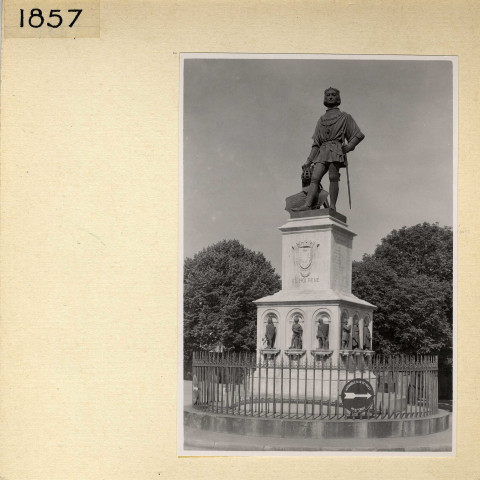 Angers : Statue du Roi René