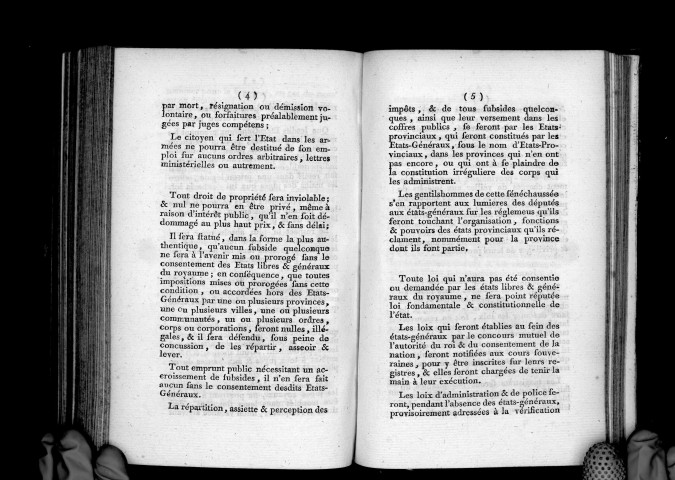 Instructions et pouvoirs donnés par MM. les gentilhommes de la sénéchaussée de Saumur et pays saumurois à leurs députés aux Etats-Généraux