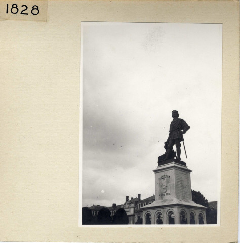 Angers : Statue du Roi René