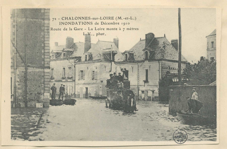 6. Chalonnes-sur-Loire (M.-et-L.). Inondations de décembre 1910. Route de la gare. La Loire monte à 7 mètres