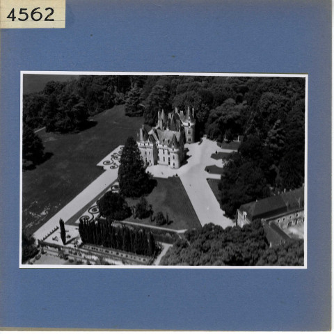 Luché-Pringé : Château de Gallerande (vue aérienne)