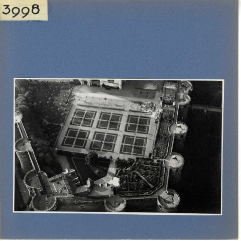 Angers : Château, détails ( vue aérienne)