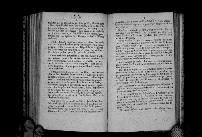Rapport et projet de décret sur l'établissement d'une commission nationale des poudres et armes de la République, présentés au nom du Comité de salut public par B. Barrère, le 13 pluviôse
