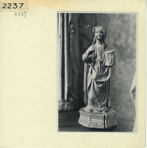 Angers : Statue Vierge, Ecole Hautes Etudes (Saint-Aubin)