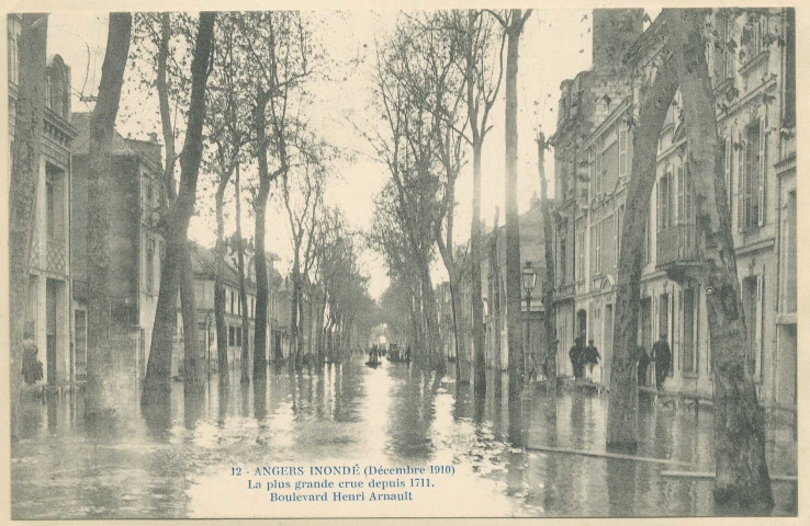 16. Angers inondé (Décembre 1910). La plus grande crue depuis 1711. Boulevard Henri Arnault