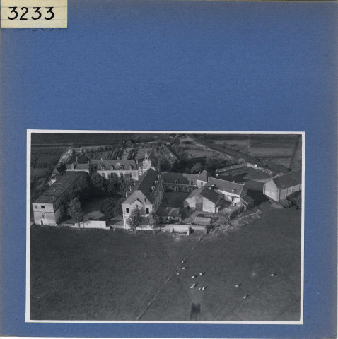 Les Ponts-de-Cé : Institut-Saint Joseph de Pouillé, vue aérienne