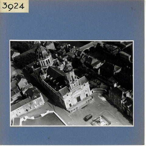 Segré : Eglise, vue aérienne