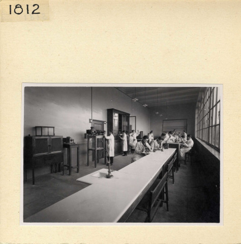 Angers : Hôpital, Ecole de médecine (salles de cours)