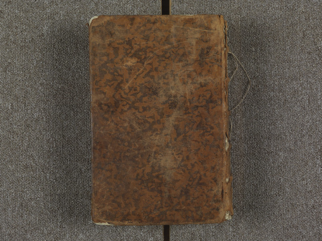 "Annales et antiquités d'Anjou, contenant ce qui s'est passé de plus remarquable depuis le déluge jusques à présent, recueillies des anciennes annales, chroniques et escrits de Jean de Bourdigné, prestre, docteur ez-droicts, et de Jean Hiret, aussy prestre, docteur en théologie, curé de Challain, au diocèse d'Angers, et chapelain en l'église de Paris, 1716"