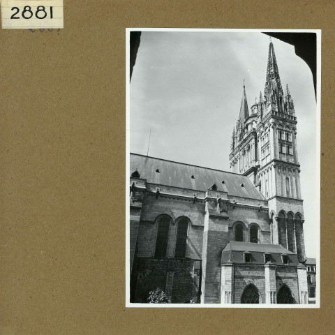 Angers : Cathédrale, extérieur, profil côté Evangile