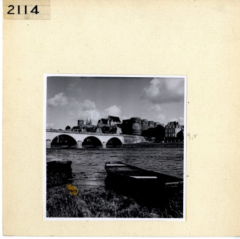 Angers : Vue d'ensemble du Château et de la Cathédrale