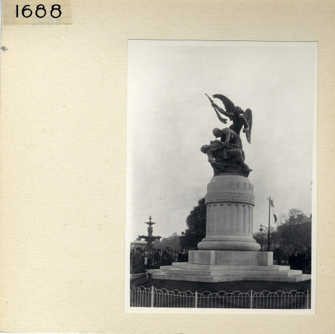 Angers : Monuments aux morts de la Guerre de 1914-1918 sur le Mail