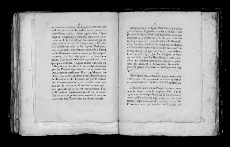 Les administrateurs du district d'Angers aux maires, officiers municipaux et agens nationaux des communes, le 12 germinal an III