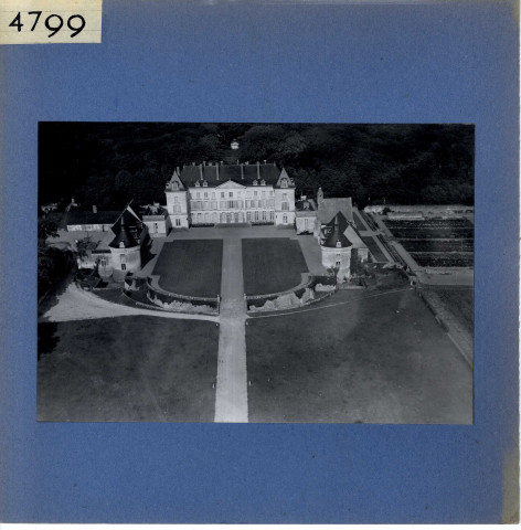 Mazé : Château de Montgeoffroy (vue aérienne)