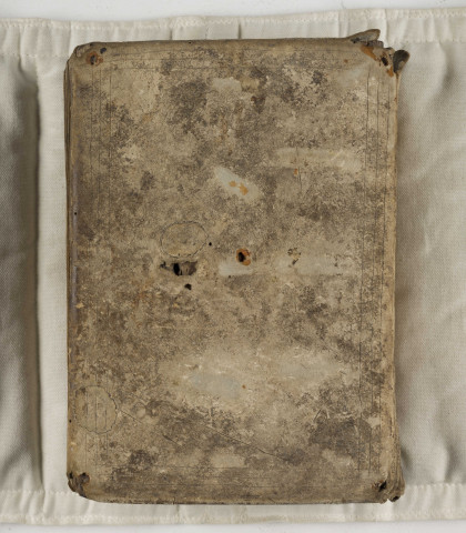 « Incipit tractatus in Canticis canticorum. Osculetur... Salomon, inspiratus divino Spiritu, composuit hunc libellum... » « Explicit tractatus Cantici canticorum. Deo gratias. » Publié sous le nom d'Haymon d'Halberstadt, Migne, CXVII, 295