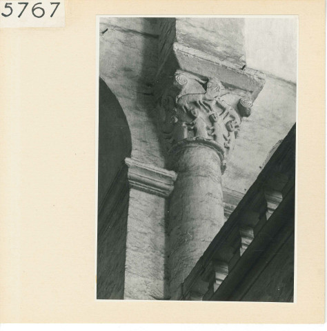 Angers : Chapelle et chapiteaux