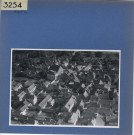 Savennières : Bourg et église, vue aérienne