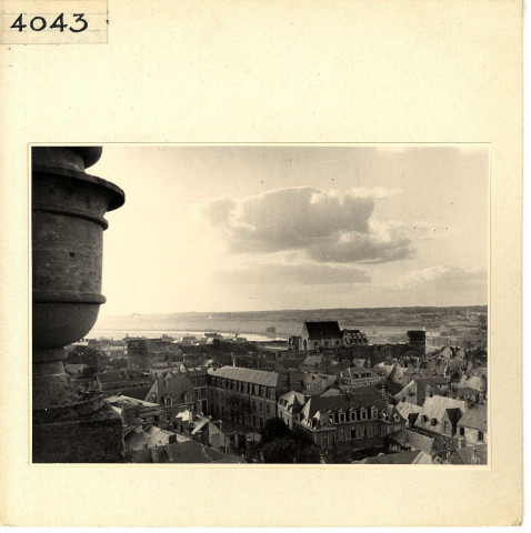 Angers : Château (vue prise du haut de la cathédrale)