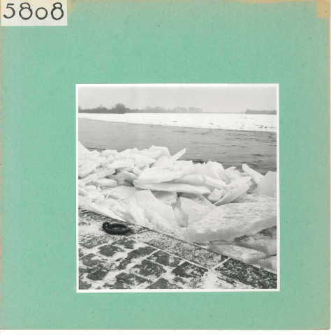 Bouchemaine : Glace dans la Loire