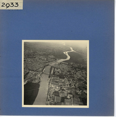 Angers : Vue aérienne vers l'aval de la Maine