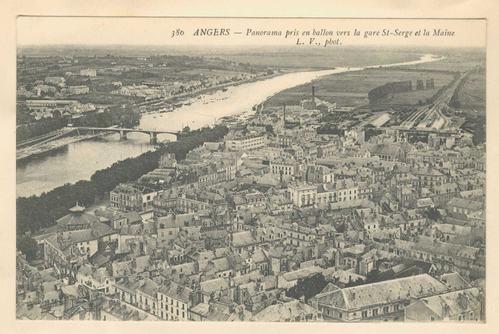 380. Angers. Panorama pris en ballon vers la gare St-Serge et la Maine