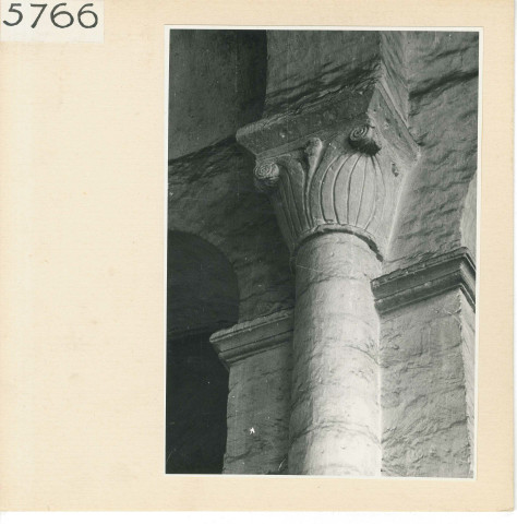 Angers : Chapelle et chapiteaux