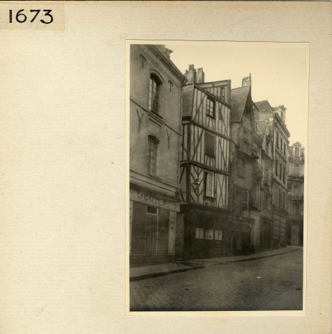 Angers : Rue Saint Laud