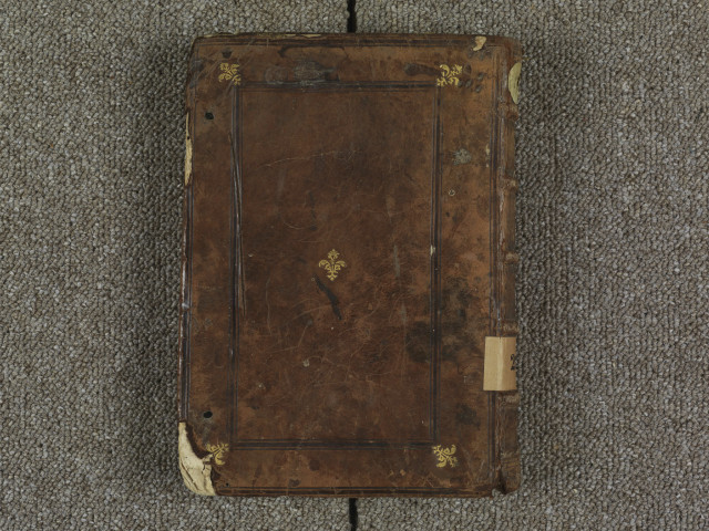 « Traité pour oster la craincte de la mort et la faire désirer à l'homme fidèle. Platon disoit que la philosophie... » suivi de « Traité de l'amour que nous debvons porter à nos ennemys. Monseigneur, il vous plaira me pardonner... », attribués à Jean de L'Espine