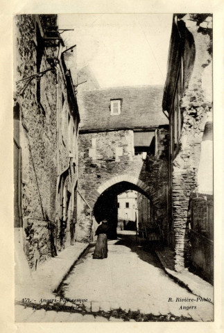 157. Angers pittoresque. Rue de la Sancerie