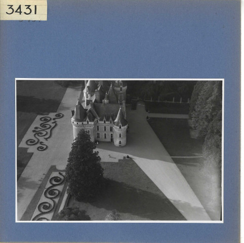 Luché-Pringé : Château de Gallerande, vue aérienne