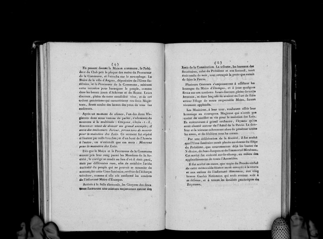 Procès-verbal de la cérémonie funèbre qui a été célébrée à Angers, en l'honneur de Jacques-Guillaume Simoneau, maire d'Etampes, mort pour le maintien des lois, le 10 avril 1792, par Louis-Marie Réveillière Lépeaux