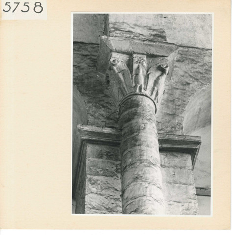 Angers : Chapelle et chapiteaux