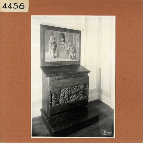 Chambellay : Château du Bois-Montboucher, prie-dieu