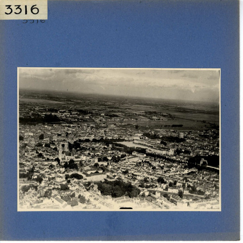 Angers : Vue aérienne de la rive gauche