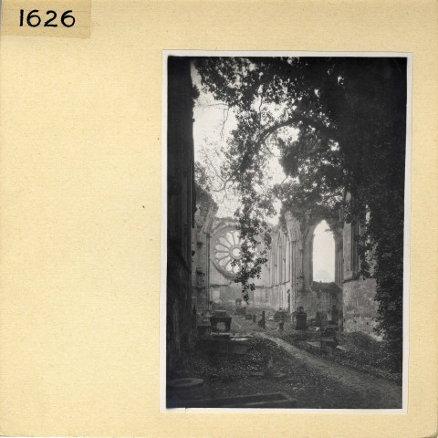 Angers : Vue d'ensemble des ruines de l'Abbaye Toussaint