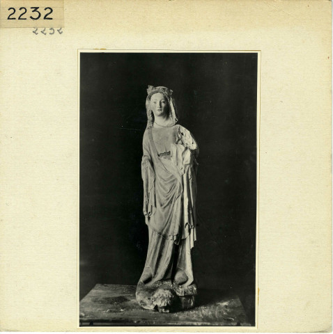 Angers : Statue Vierge, Ecole Hautes Etudes (Saint-Aubin)