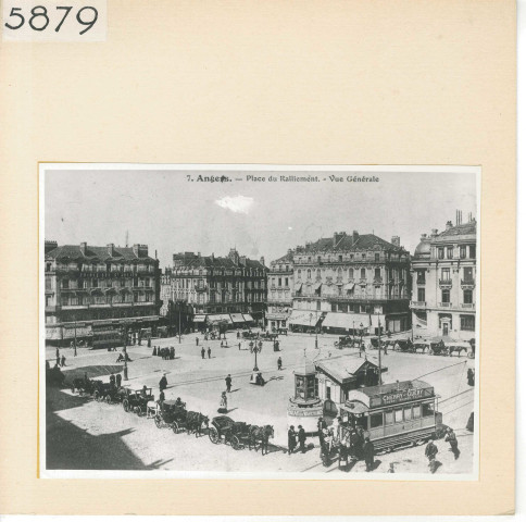 Angers : Place du Ralliement