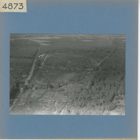 Seiches-sur-le-Loir : Hippodrome (vue aérienne)