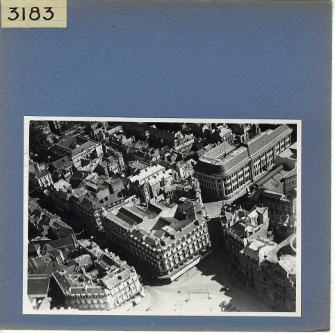 Angers : Nouvelles Galeries, postes et Place du Ralliement, vue aérienne