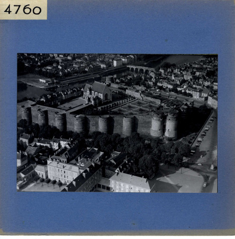 Angers : Château (vue aérienne)