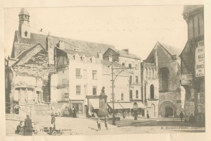 151. Angers. Place de la Laiterie