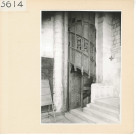 Angers : Eglise La Trinité (escalier, tribune et Christ)