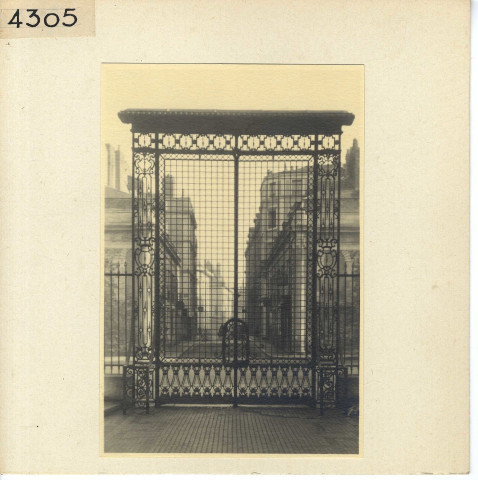 Angers : Grille, anciennement à Fontevraud (Préfecture)