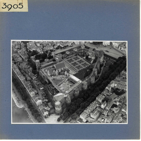 Angers : Château, vue aérienne